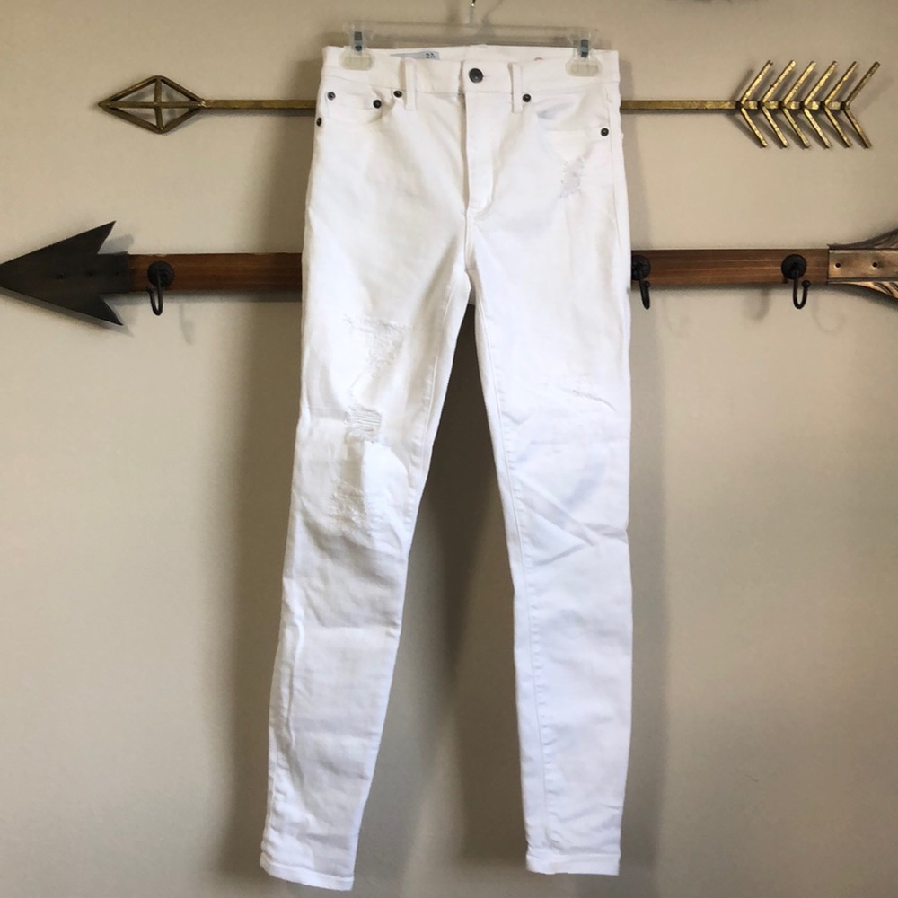 White skinny jeggings